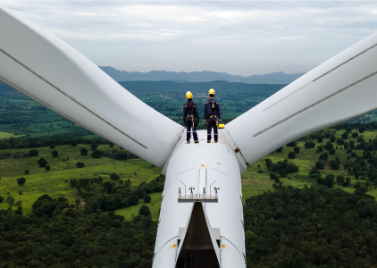 Wind turbine workers using IBM Maximo Application Suite for asset management